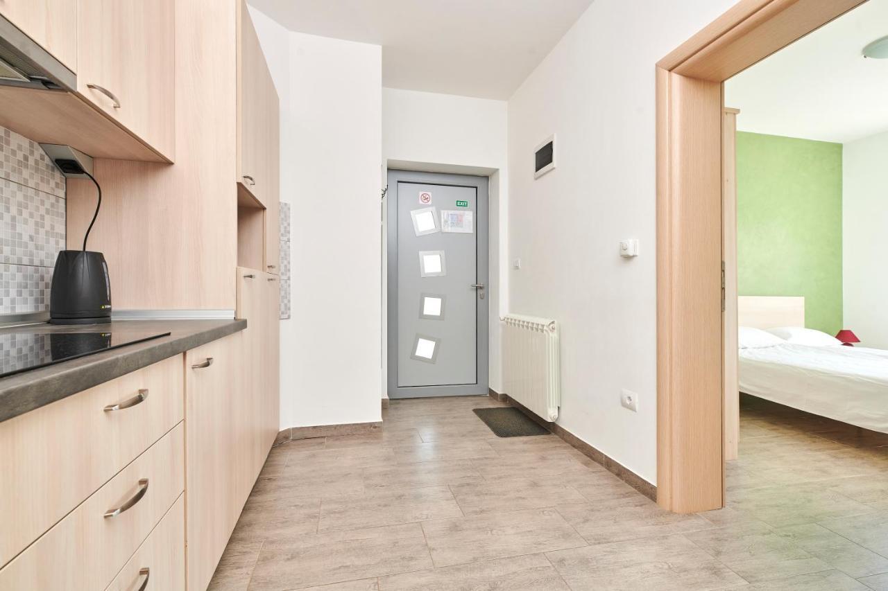 Apartments Ferlin Умаг Екстер'єр фото